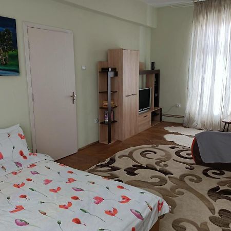 Lovely Apartament In Bucharest, Baba Novac Area Eksteriør billede